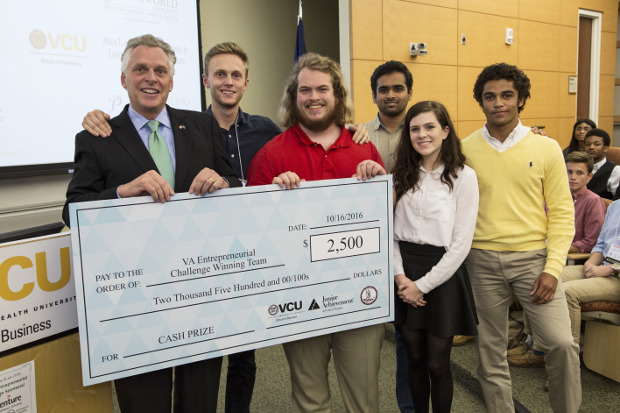 Students win $2500